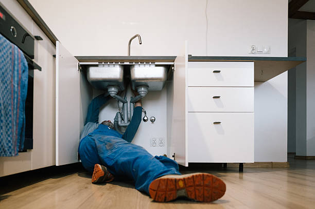 Professional Leak Detection technician working in Goodrich, TX
